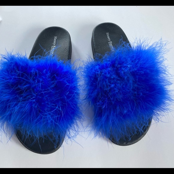 Feather Sandals NWOT - Picture 2 of 4